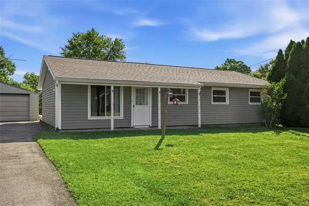 87 Robinhood Drive, Cranberry