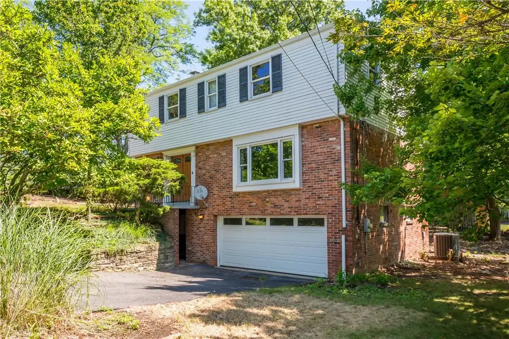 801 Hillaire Drive, Mt Lebanon