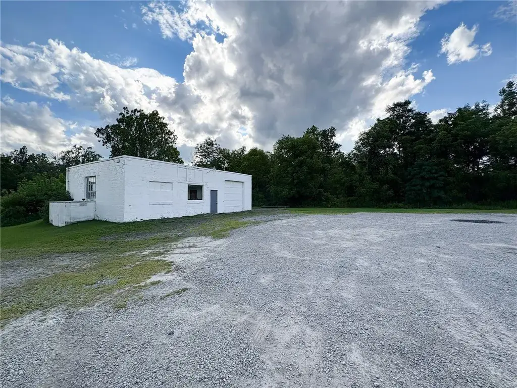 4461 Route 982, Unity 