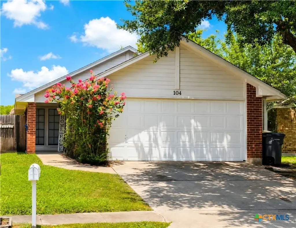 104 Waterford Drive, Victoria