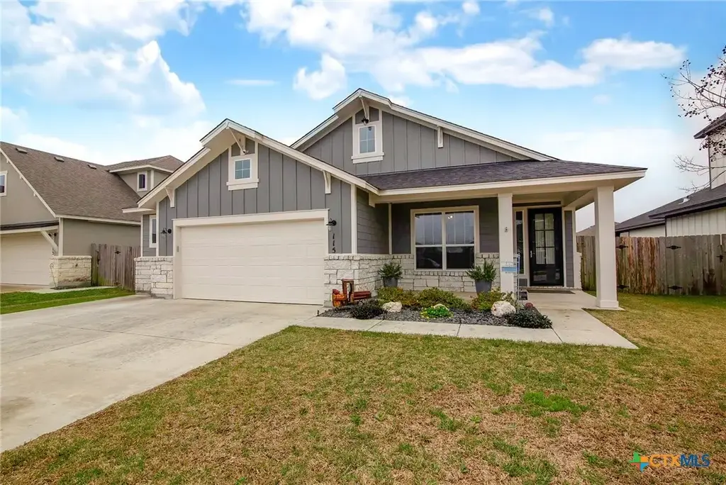 115 Dripping Spring, Victoria