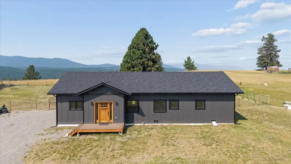 196 Summit Trail, Eureka