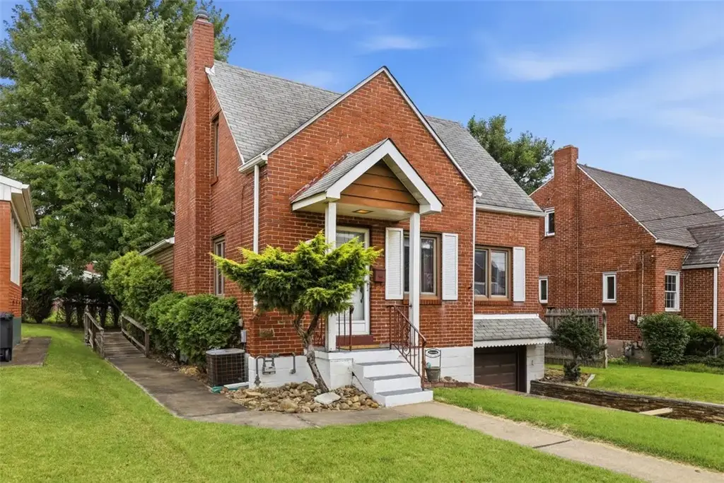 222 Miller Avenue , Duquesne