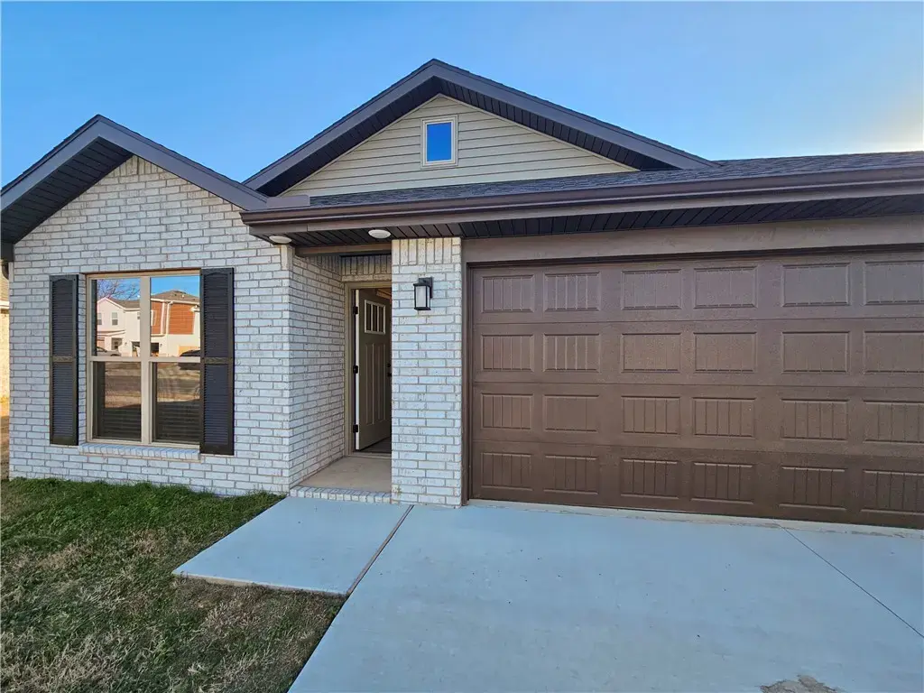 2091 Bluebonnet Lane, Centerton