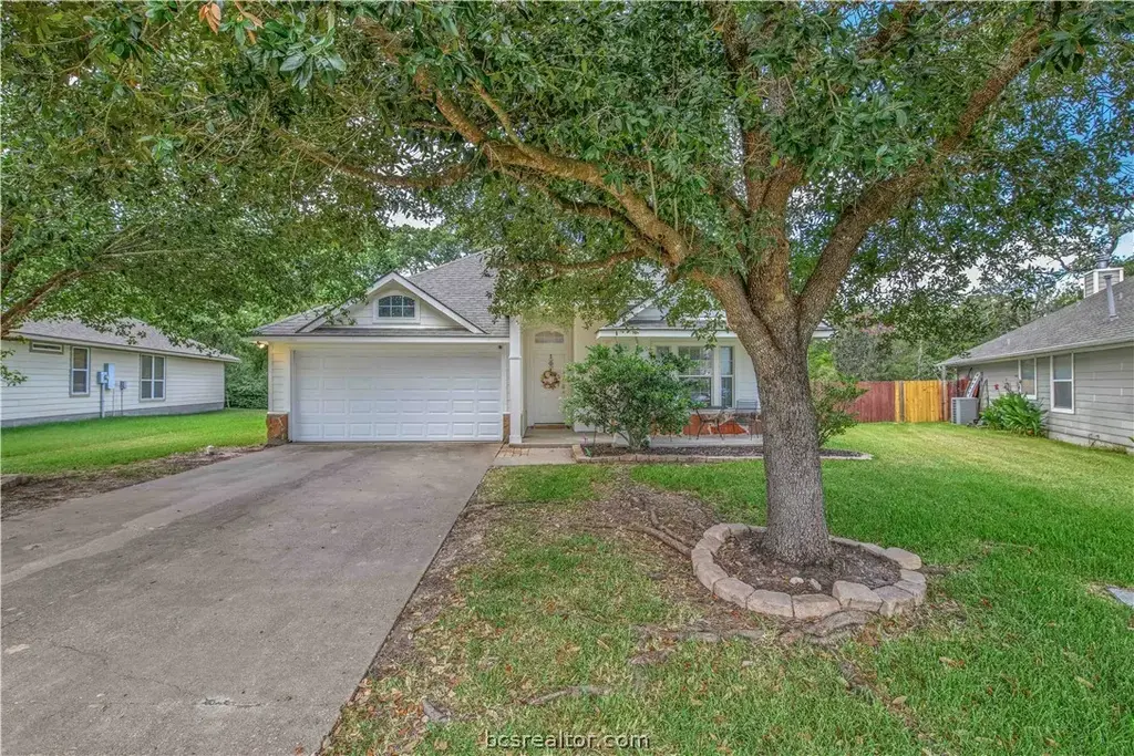 1721 Summerwood Loop, Bryan