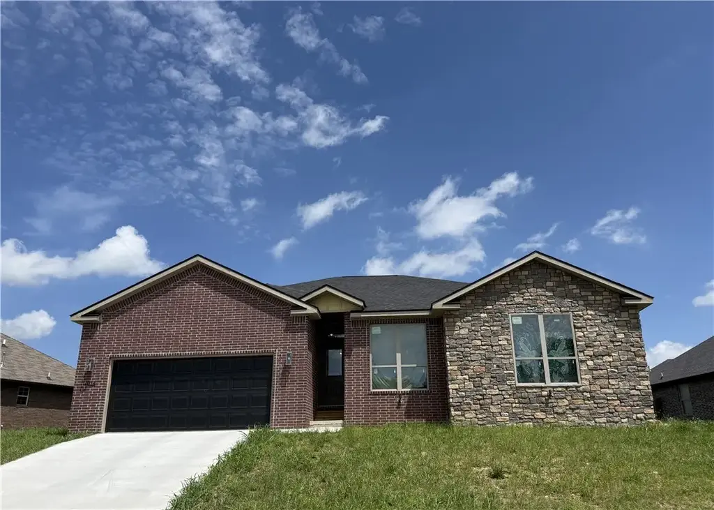 1013 Glass Street, Cave Springs