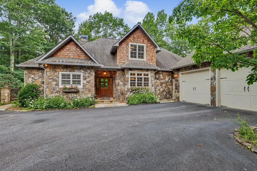 68 Jiminy Peak Lane, Sky Valley
