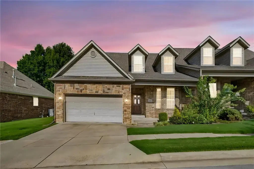 4177 N Meadow View Drive, Fayetteville