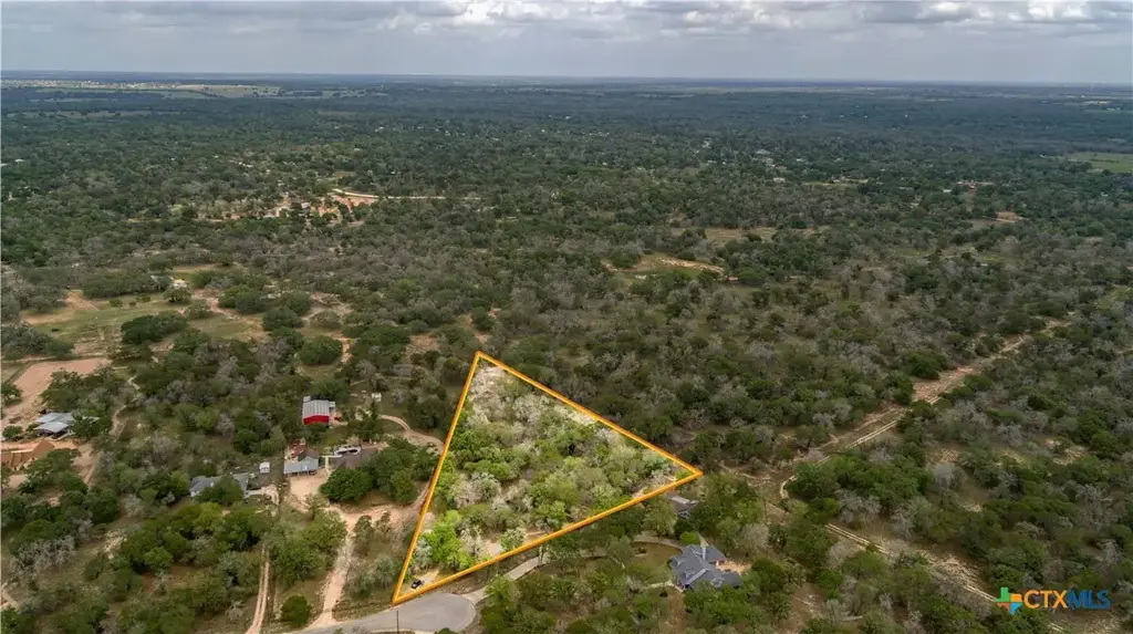 227 Encino Drive, Floresville