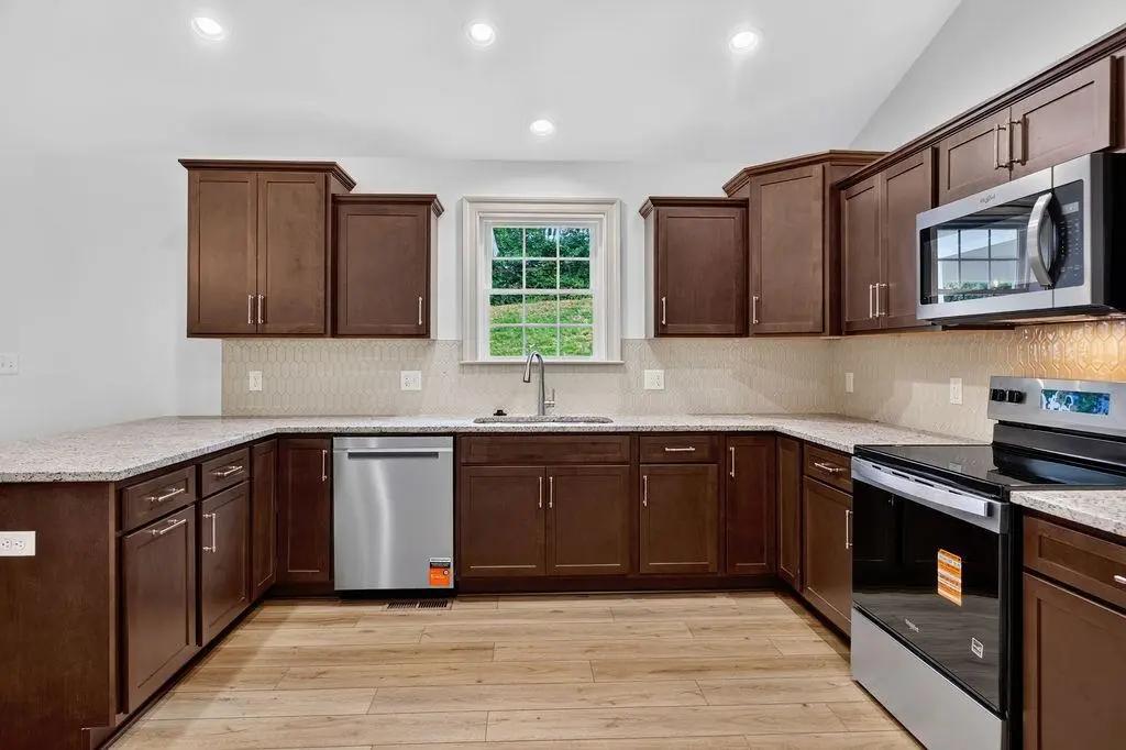 206 Langley Dr, Waynesboro
