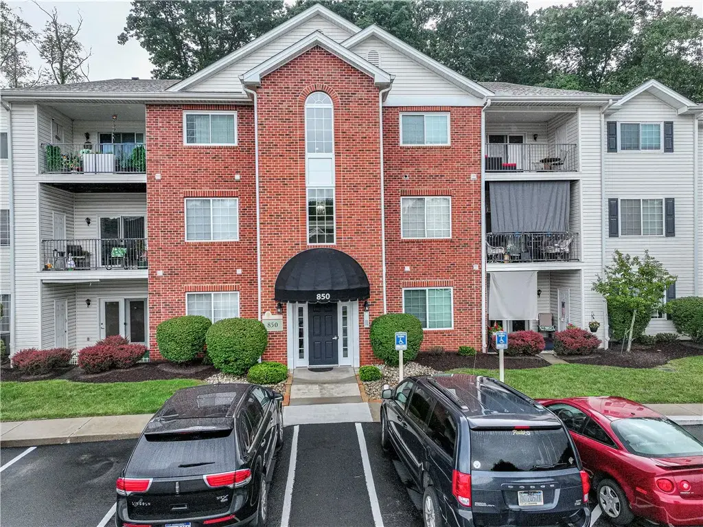 850 Hidden Ridge Crt 101, South Park