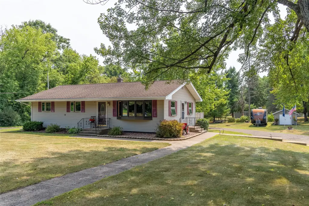 920 Menasha Avenue E, Ladysmith