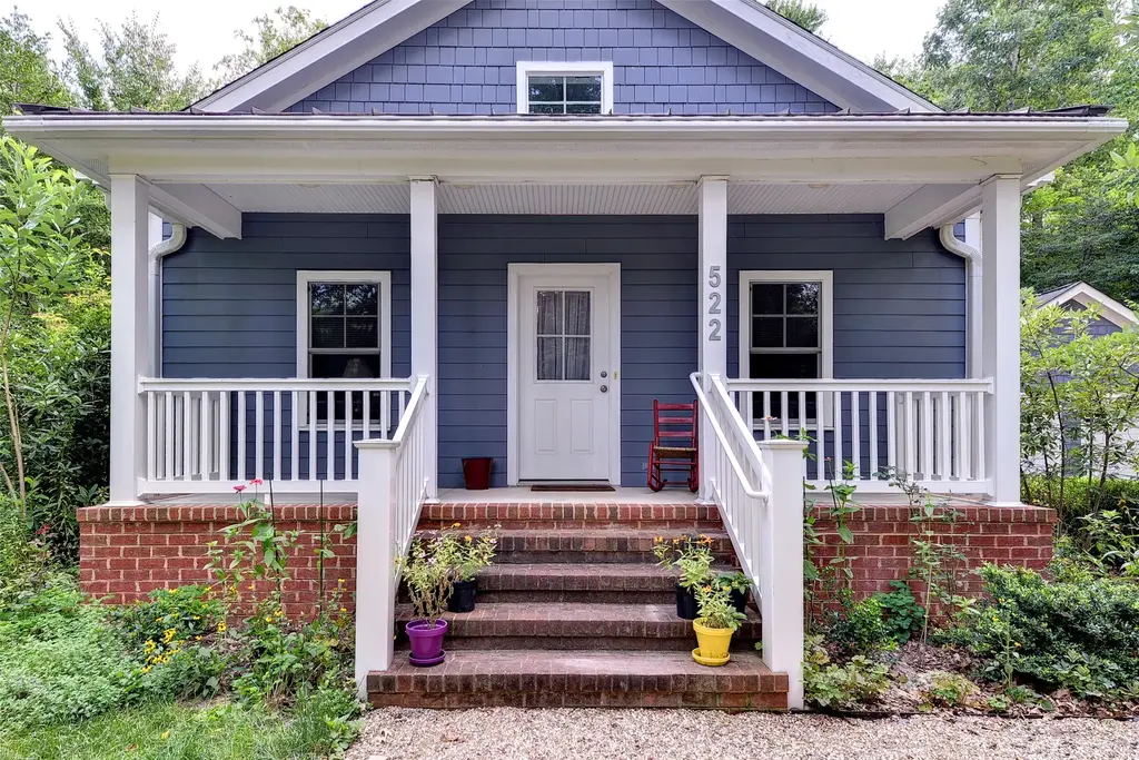 522 Mill Neck Road, Williamsburg