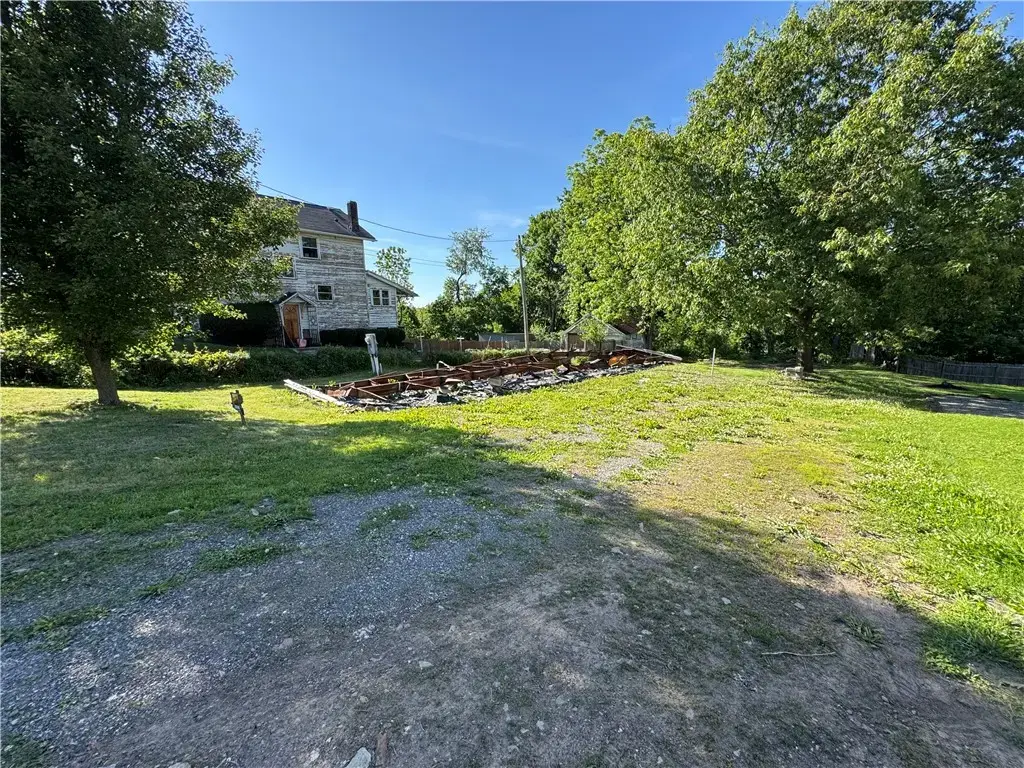 393 Gallatin Avenue , North Union