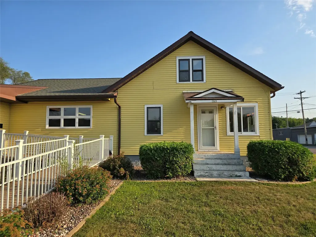 325 Knapp Street, Chetek