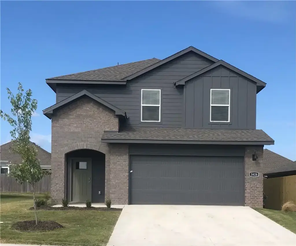 4578 W Triangle Street, Fayetteville