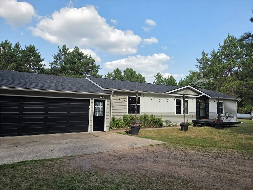 4136 Overland Road, Webster