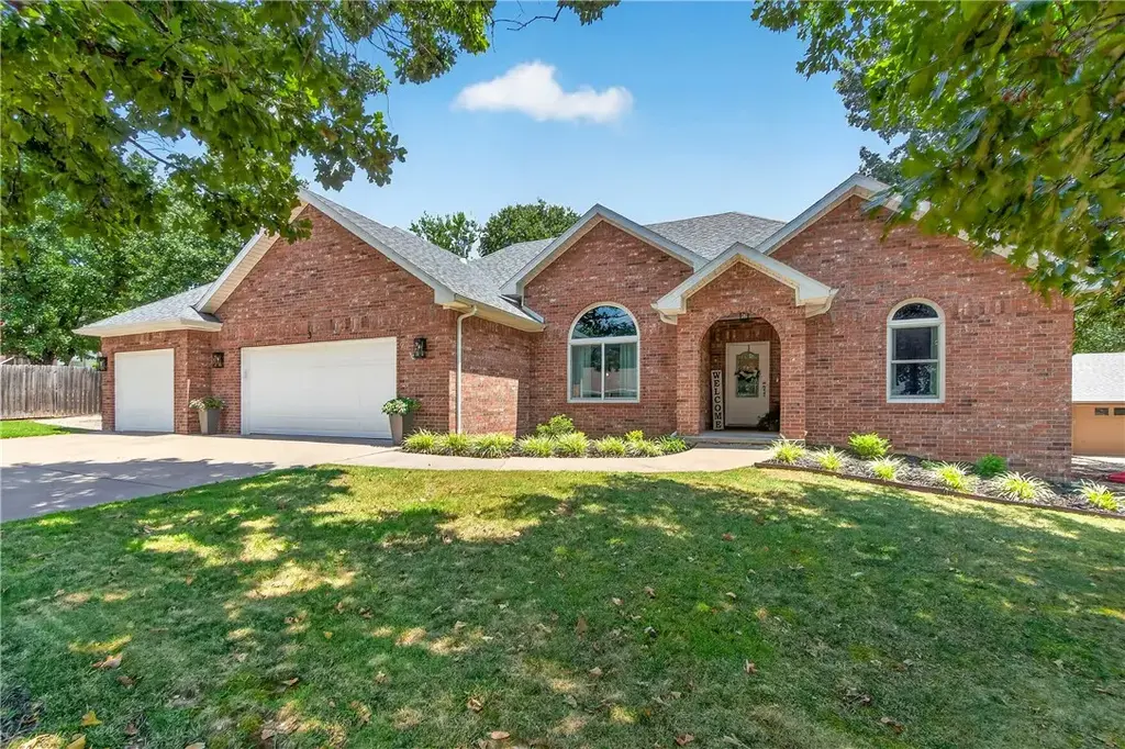 3 Ettington Drive, Bella Vista