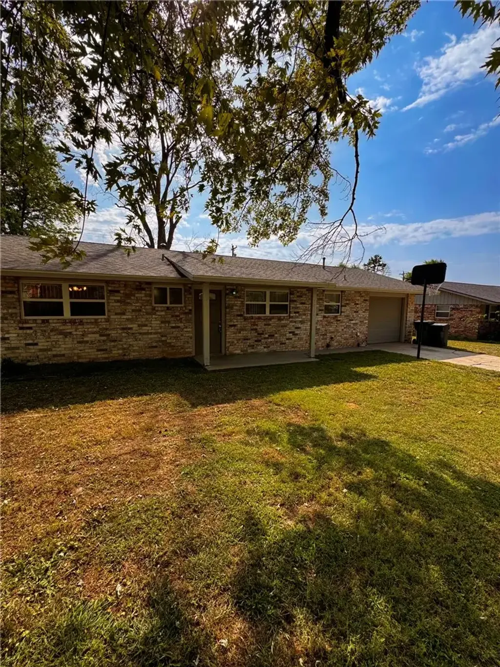 1821 S Beth Drive, Rogers