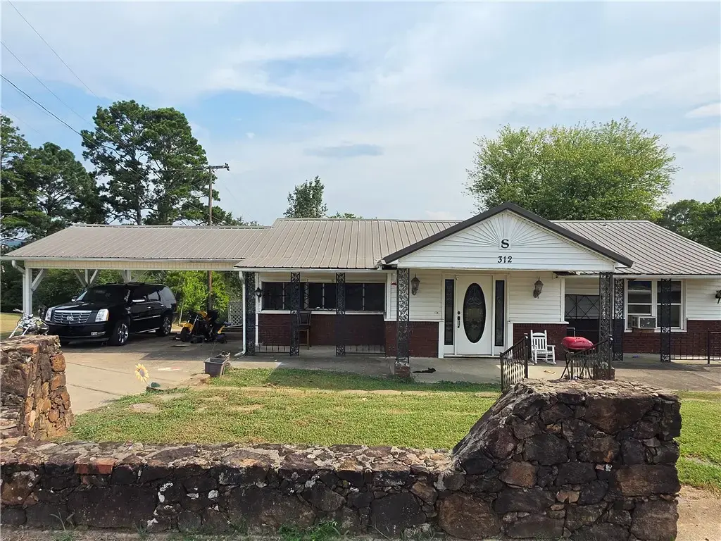 312 Hill Street, Ola