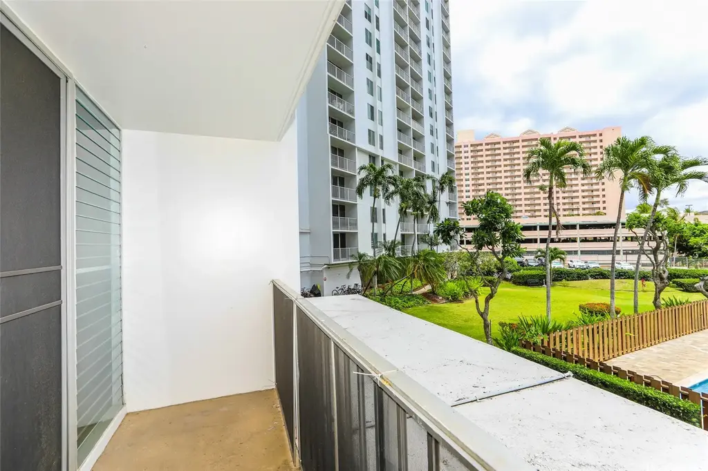 1128 Ala Napunani Street # 208, Honolulu
