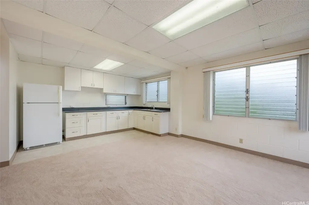 98-1383 Akaaka Street, Aiea