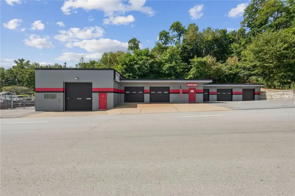 952 Pgh Street , Hempfield