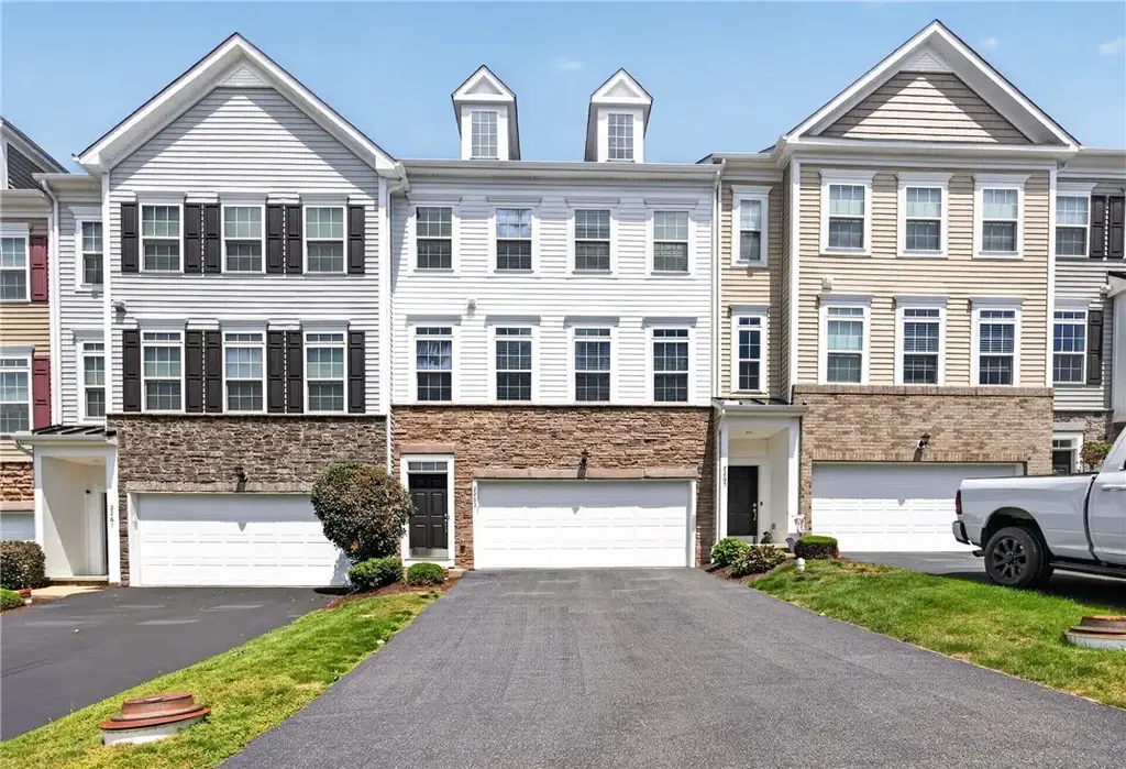 2263 Flint Drive , South Strabane