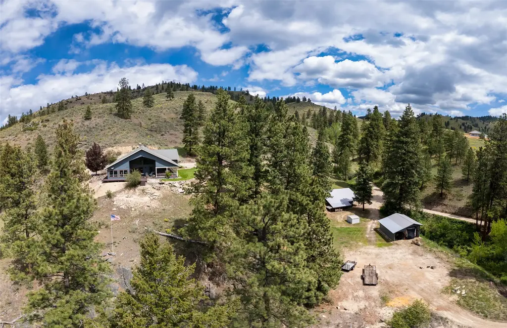 231 Juneberry Road, Sula