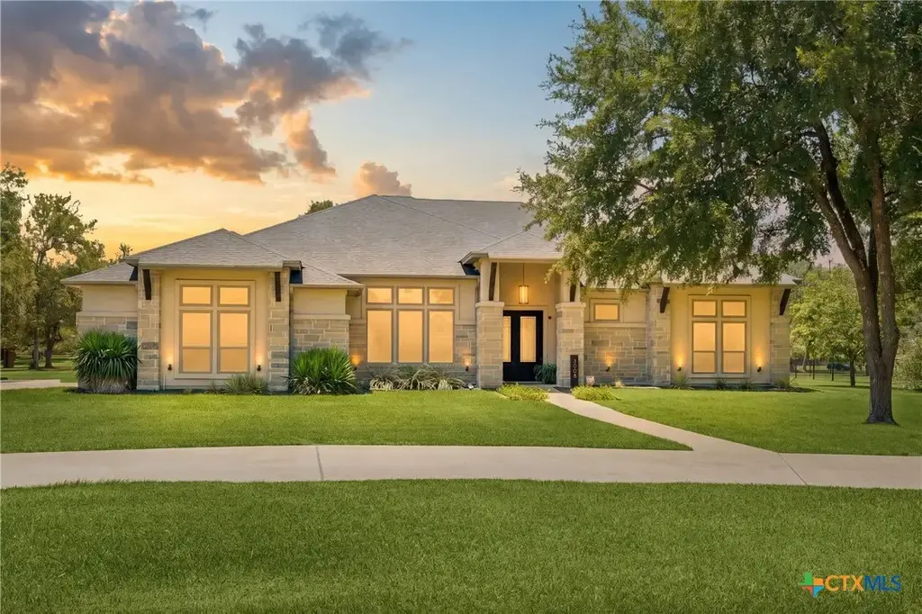 3008 Rolling Meadow Drive, Salado