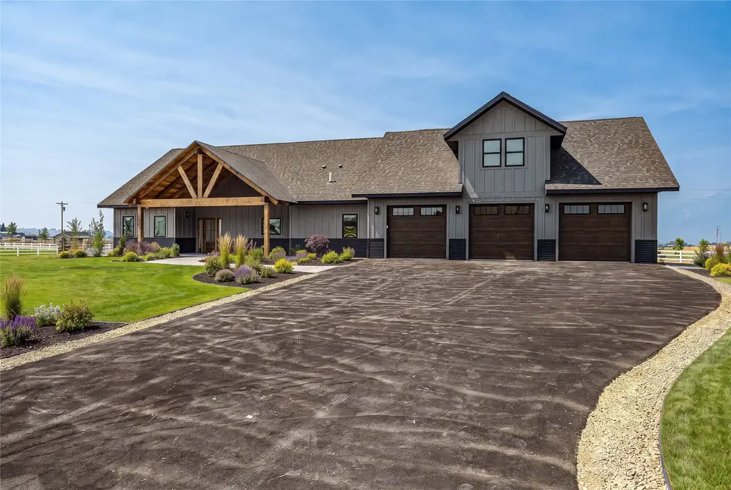 1012 Josie Court, Stevensville