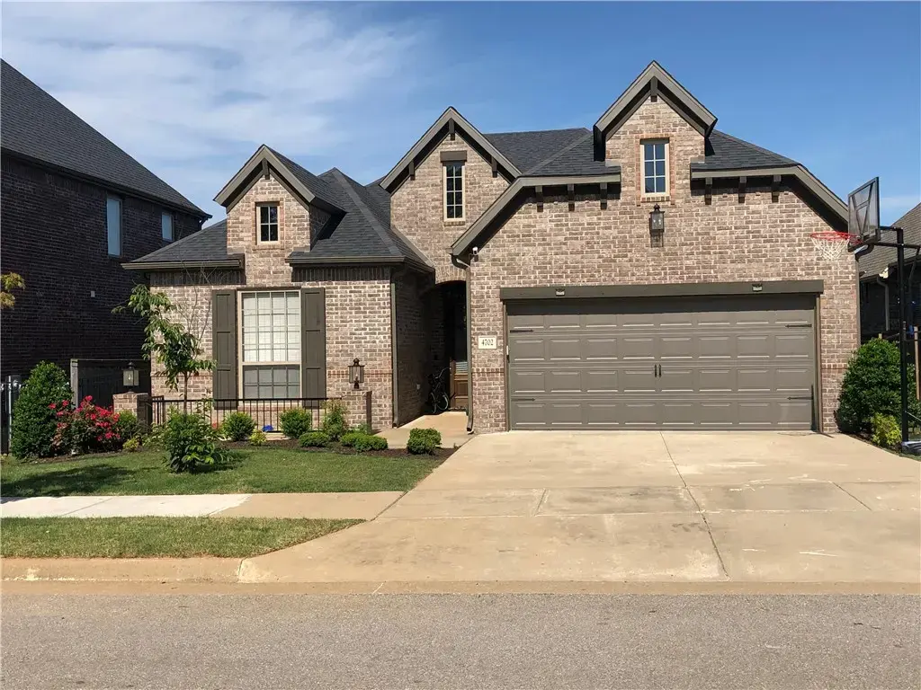 4702 Sw Birmingham Street, Bentonville