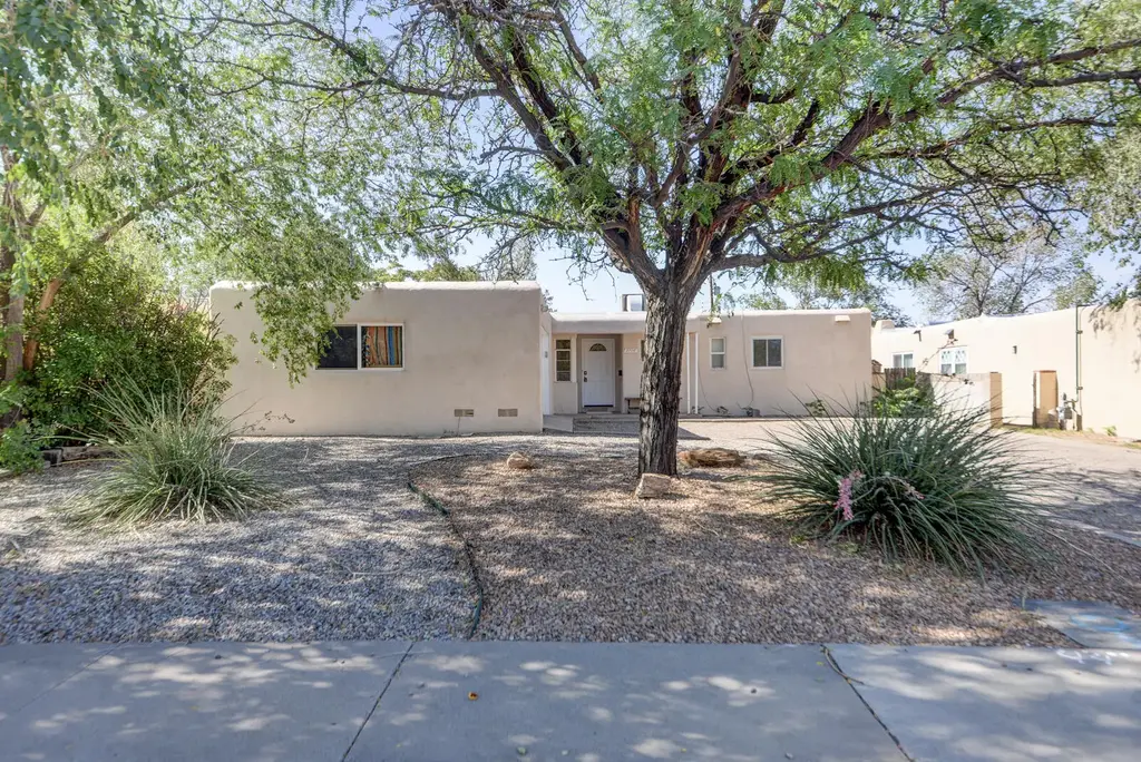 7716 Mcknight Avenue Ne, Albuquerque