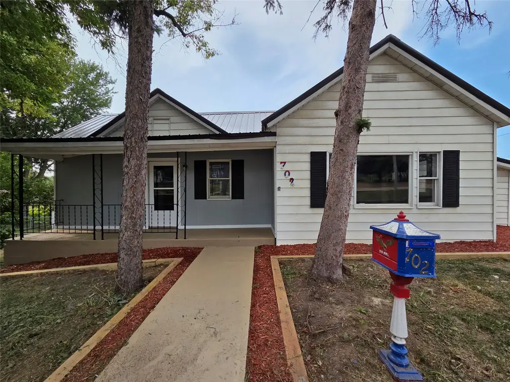 702 W Prospect Street, Durand