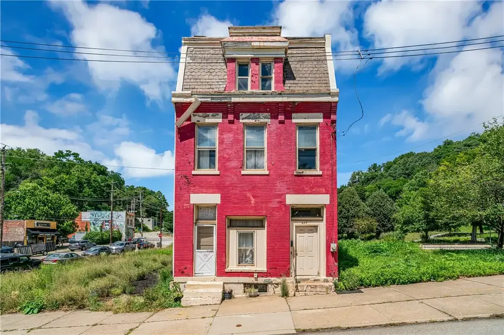 824 California Avenue, Central North Side