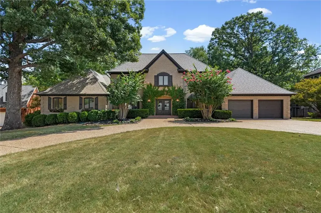 214 El Contento Drive, Bentonville