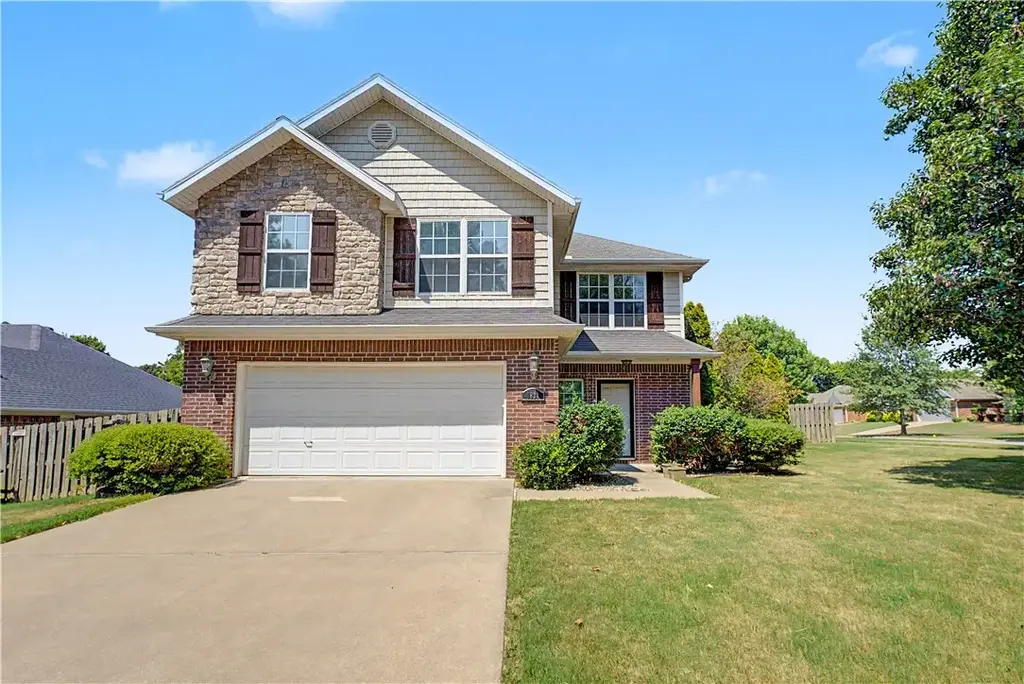 1821 N Cannondale Drive, Fayetteville