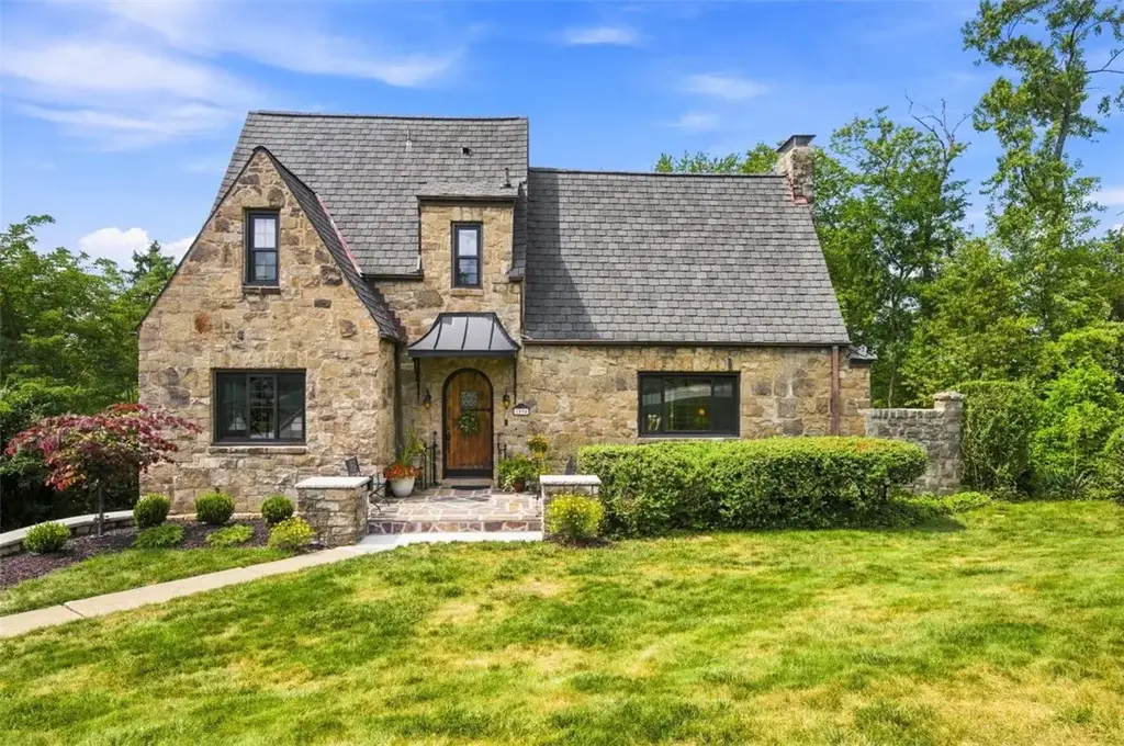 1134 Greenridge Lane , Green Tree