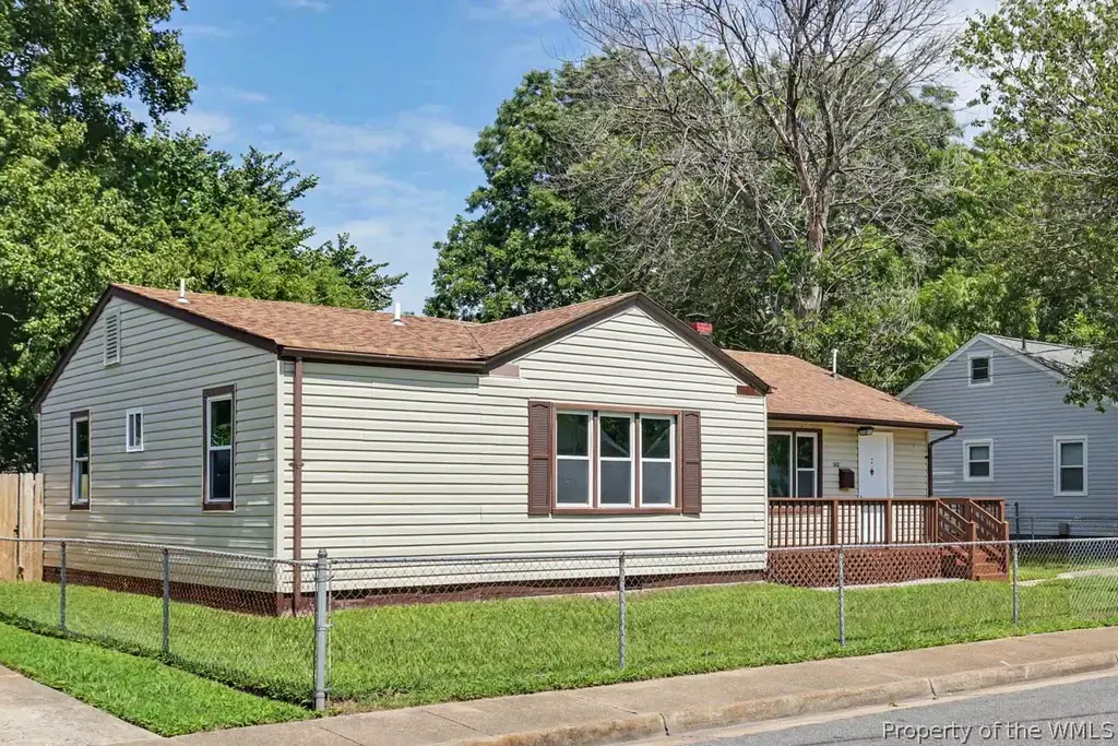 102 W Kelly Avenue, Hampton