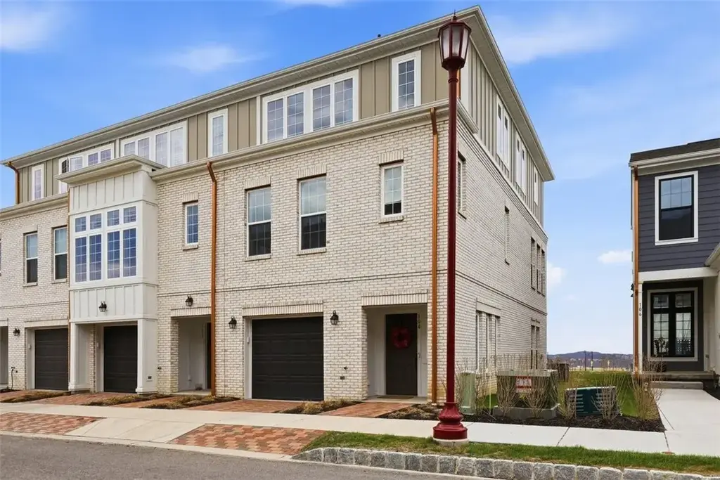 104 Founders Street, Cranberry