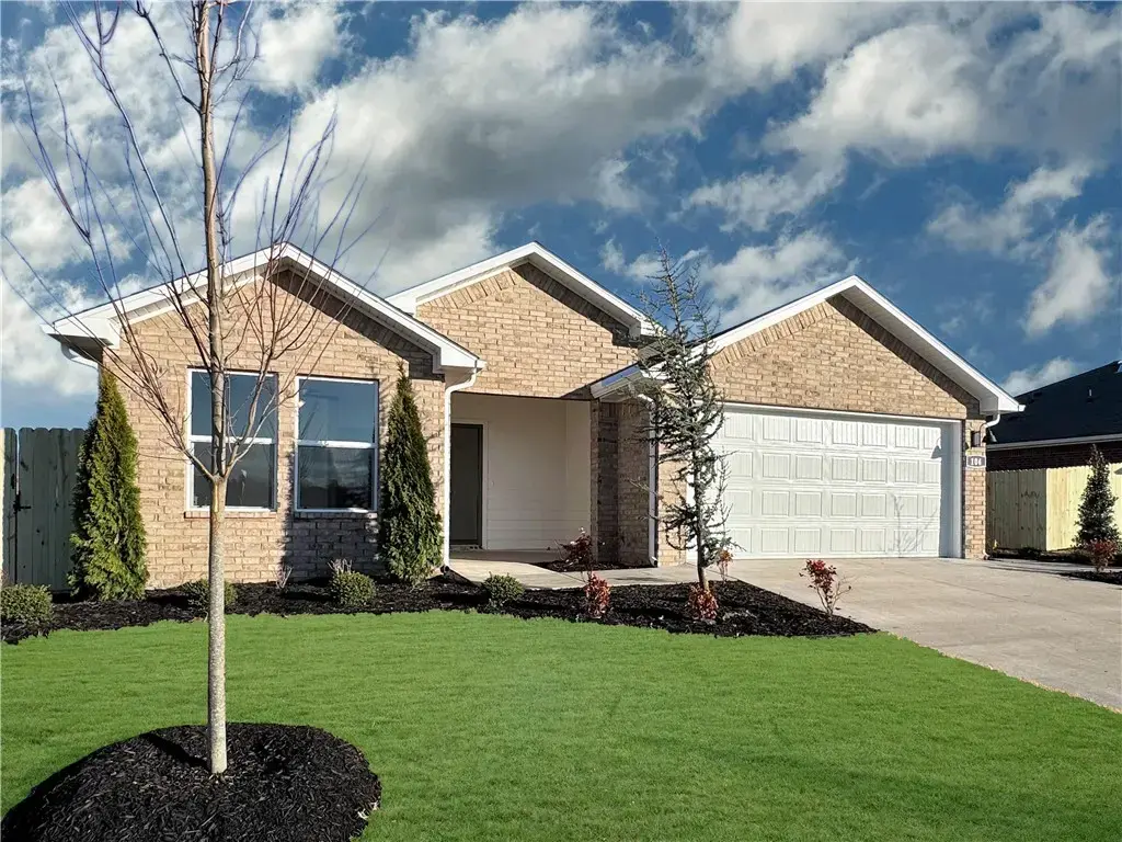 4666 W Buckaroo Street, Fayetteville