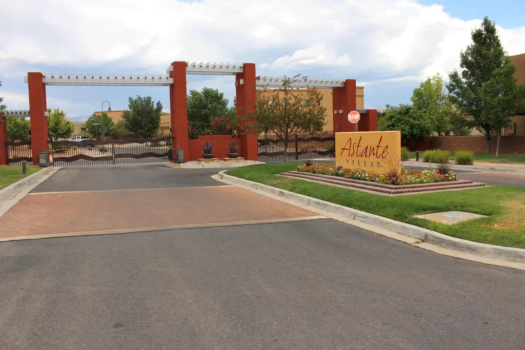 1829 Cortina Loop Se, Rio Rancho