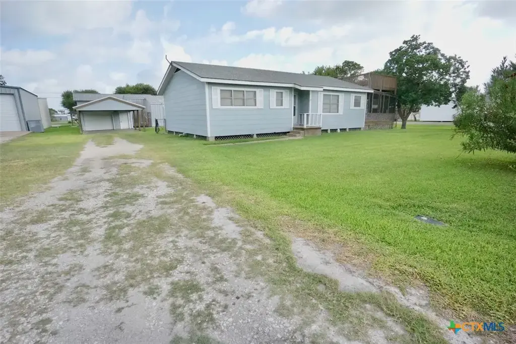 902 W Monroe Avenue, Port O'Connor