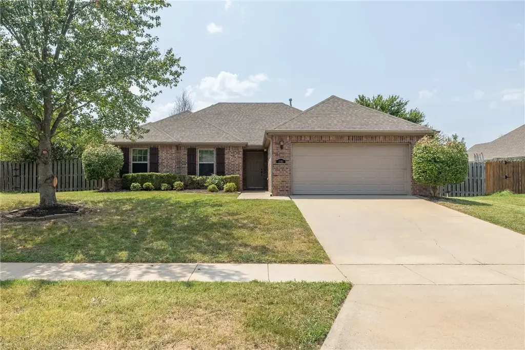 1541 N Corsica Drive, Fayetteville