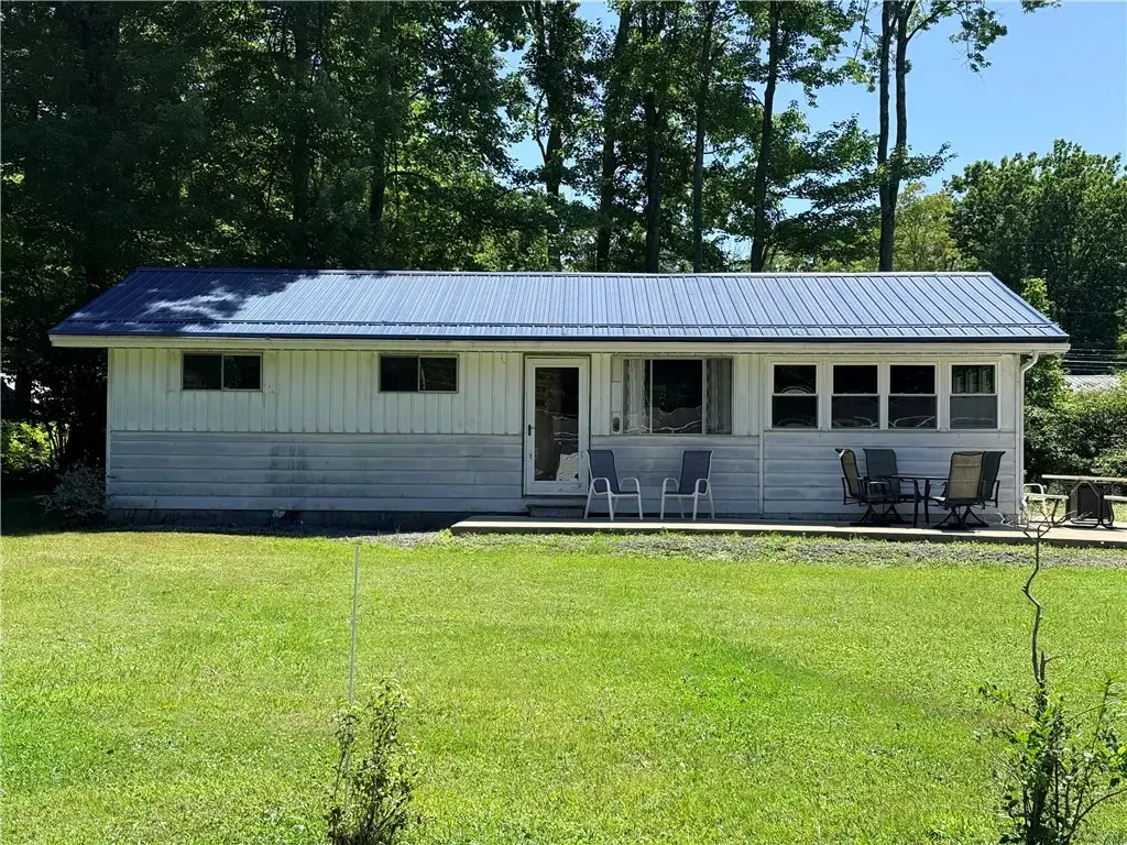 2025 Linda Avenue , Espyville