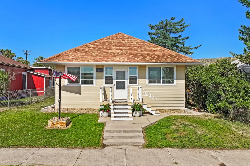 107 2nd Street N, Cascade