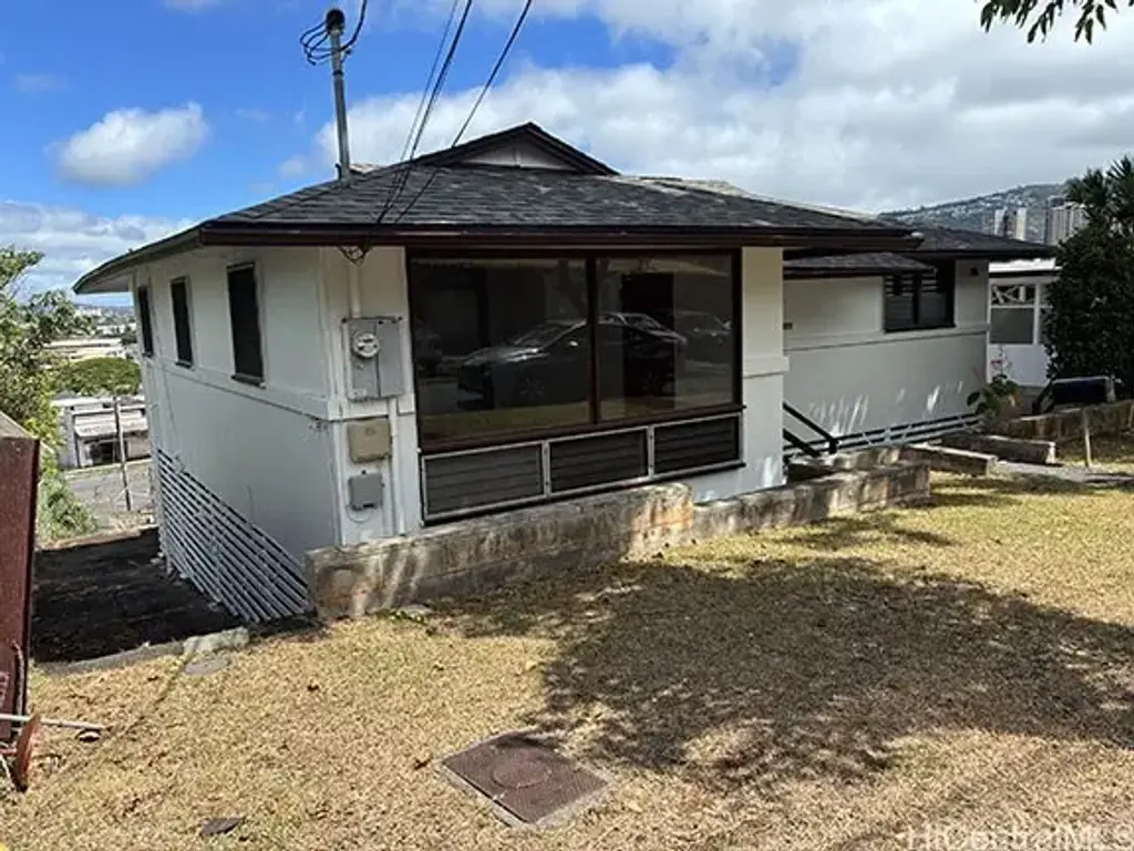 1686 Kamamalu Avenue, Honolulu