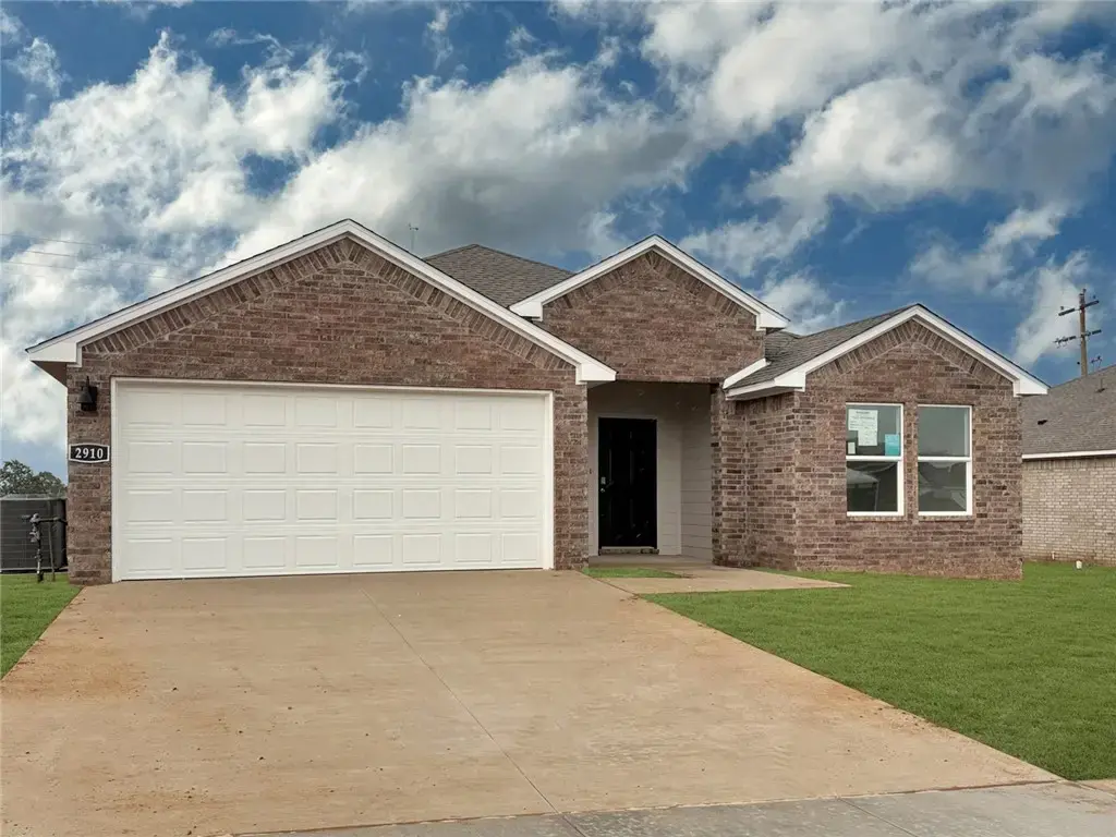 527 Oklahoma Street, Farmington