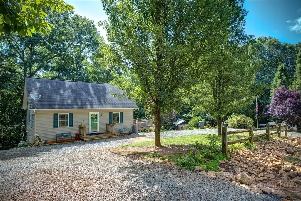 216 Napco Road, Sparta