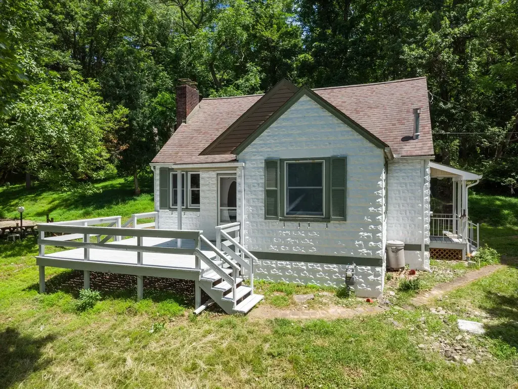 383 Lakeview Drive , South Strabane